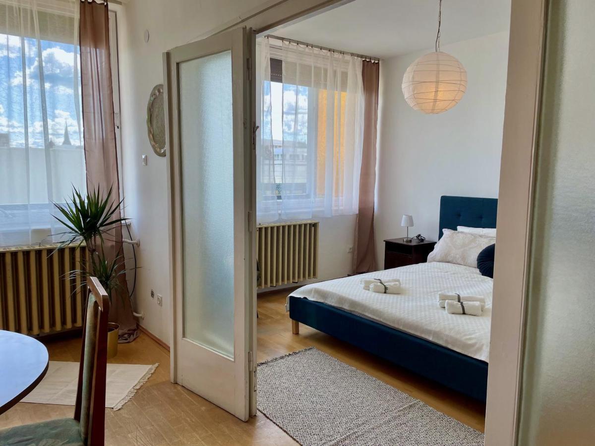 Apartamento Nosztalgia Apartman Veszprém Exterior foto